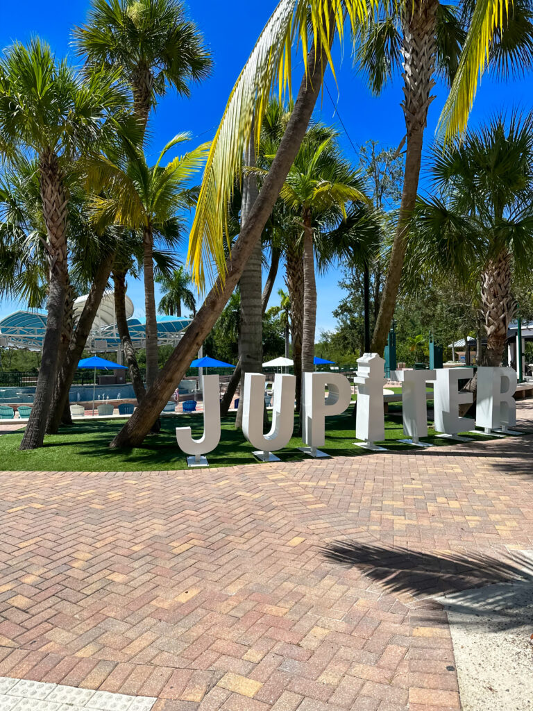 Harbourside Place-Jupiter Florida-outdoor mall